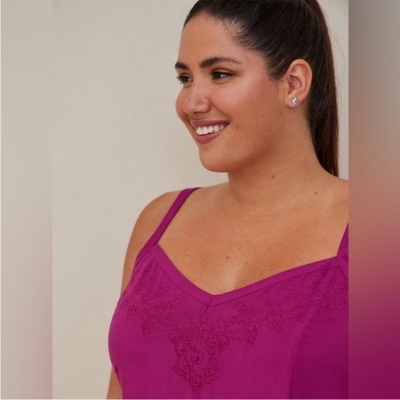 NWT Torrid Trapeze Embroidered Mini Dress, magenta Size 2 - Picture 3 of 7